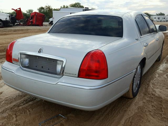 1LNHM82W97Y639637 - 2007 LINCOLN TOWN CAR S WHITE photo 4