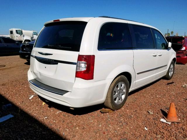 2C4RC1BG3DR584257 - 2013 CHRYSLER TOWN & COU WHITE photo 4