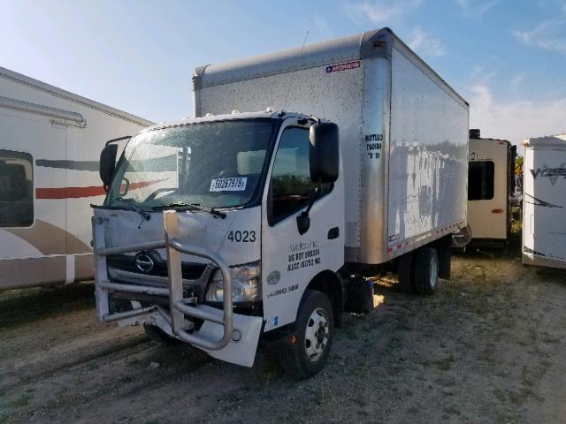 JHHYDM1H4JK005241 - 2018 HINO 155 WHITE photo 2