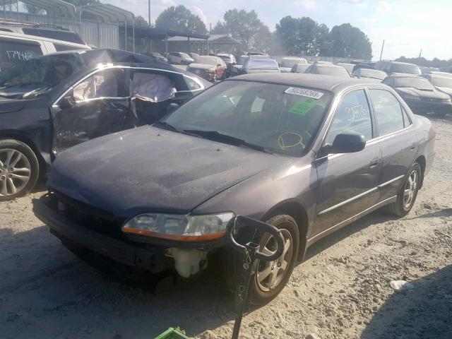 1HGCG5646XA137143 - 1999 HONDA ACCORD LX GRAY photo 2