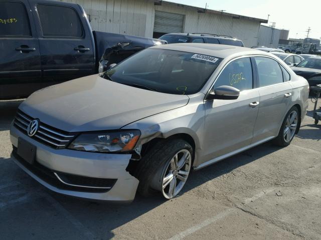 1VWBT7A38EC057695 - 2014 VOLKSWAGEN PASSAT SE SILVER photo 2