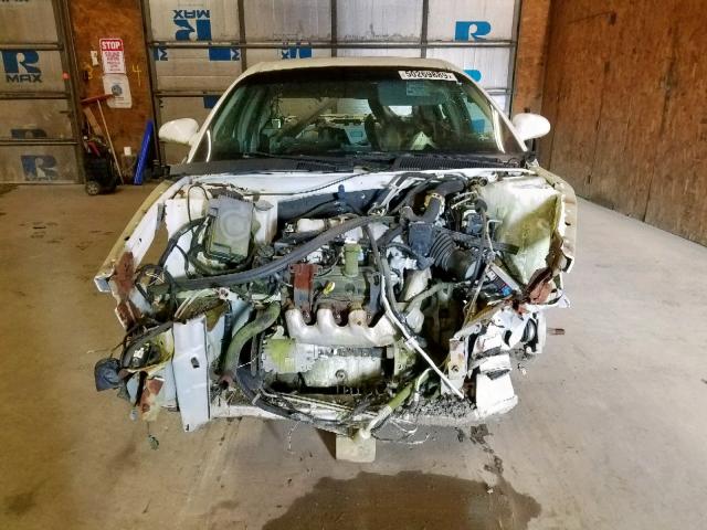 2G4WC582271240052 - 2007 BUICK LACROSSE C WHITE photo 9