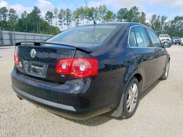 3VWEF71K27M133814 - 2007 VOLKSWAGEN JETTA WOLF BLACK photo 4