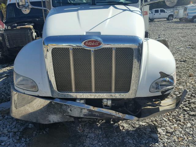 2NP2HM6X3DM182551 - 2013 PETERBILT 337 WHITE photo 7