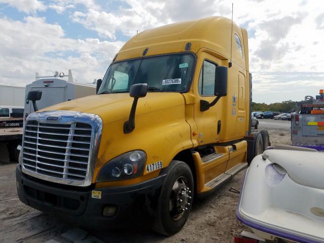 1FUJGLDR1CSBD2470 - 2012 FREIGHTLINER CASCADIA 1 YELLOW photo 2