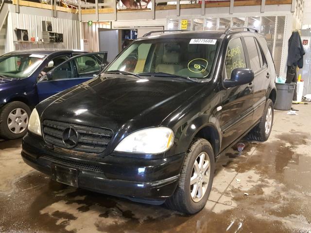 4JGAB72E6XA079030 - 1999 MERCEDES-BENZ ML 430 BLACK photo 2