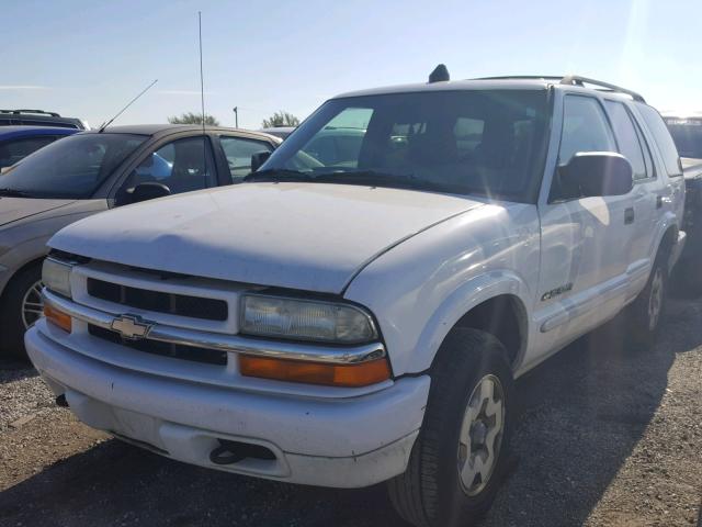 1GNDT13X84K137647 - 2004 CHEVROLET BLAZER WHITE photo 2