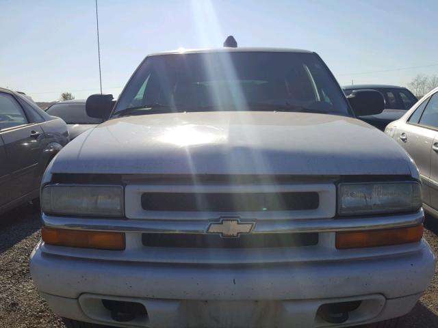 1GNDT13X84K137647 - 2004 CHEVROLET BLAZER WHITE photo 9