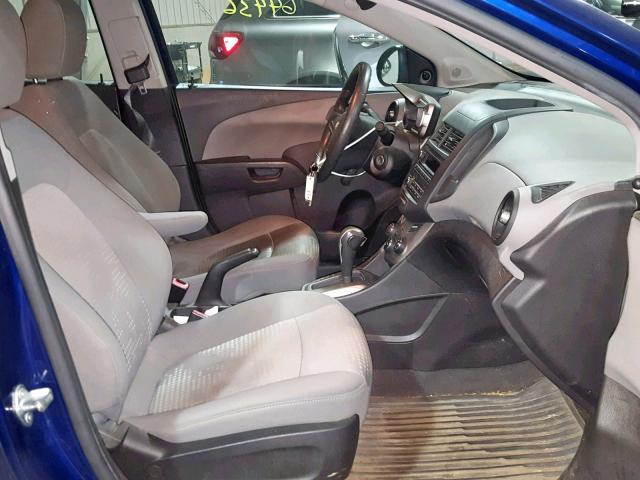 1G1JA5SG4D4146157 - 2013 CHEVROLET SONIC LS أزرق صورة 5