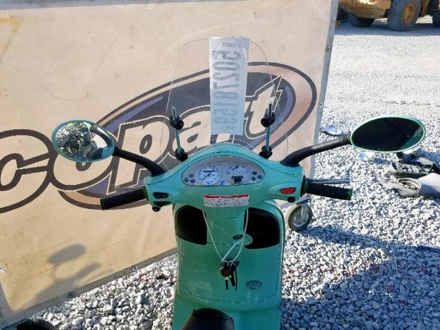 ZAPM198F04501107 - 2004 VESPA SCOOTER GREEN photo 5