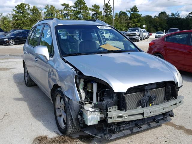 KNAFG526477068742 - 2007 KIA RONDO LX SILVER photo 1