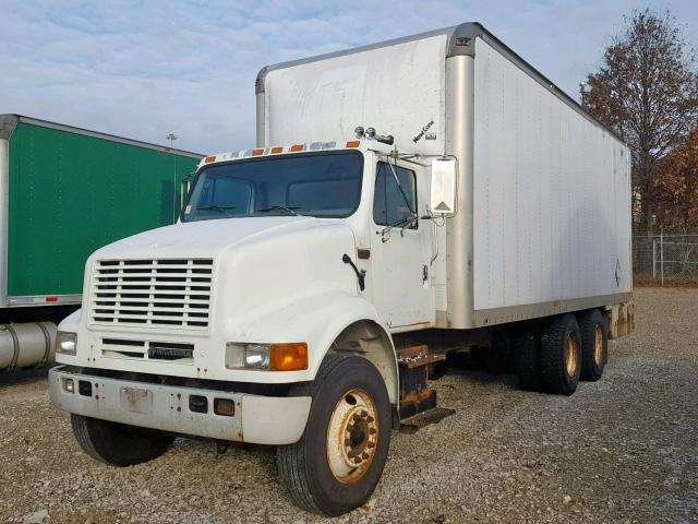 1HTHCADRX1H359080 - 2001 INTERNATIONAL 8000 8100 WHITE photo 2