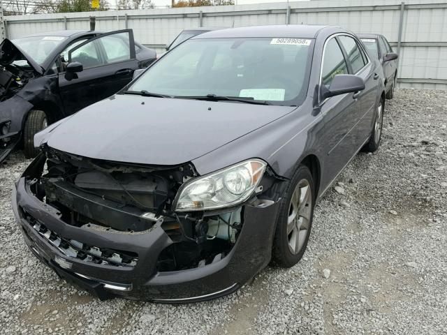 1G1ZC5EB5A4148010 - 2010 CHEVROLET MALIBU 1LT ნაცრისფერი ფოტო 2
