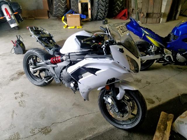 JKAEXEE16DDA12357 - 2013 KAWASAKI EX650 E WHITE photo 1