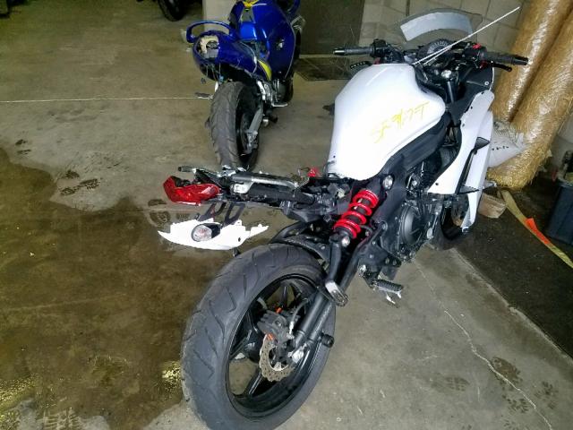 JKAEXEE16DDA12357 - 2013 KAWASAKI EX650 E WHITE photo 4