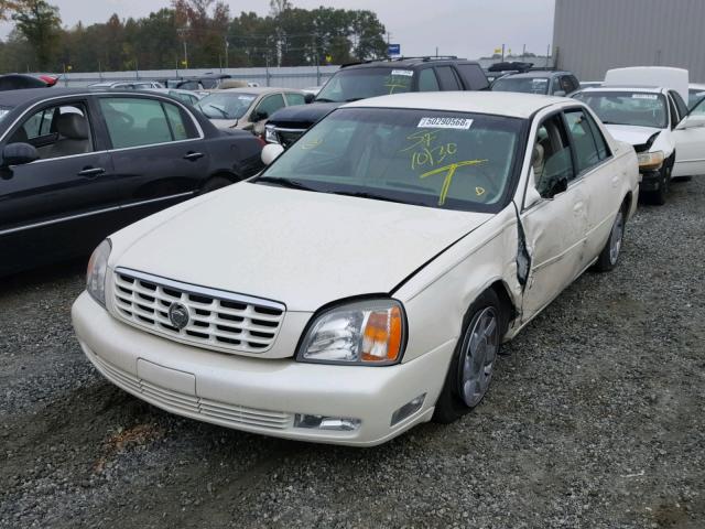 1G6KF5793YU331574 - 2000 CADILLAC DEVILLE DT WHITE photo 2