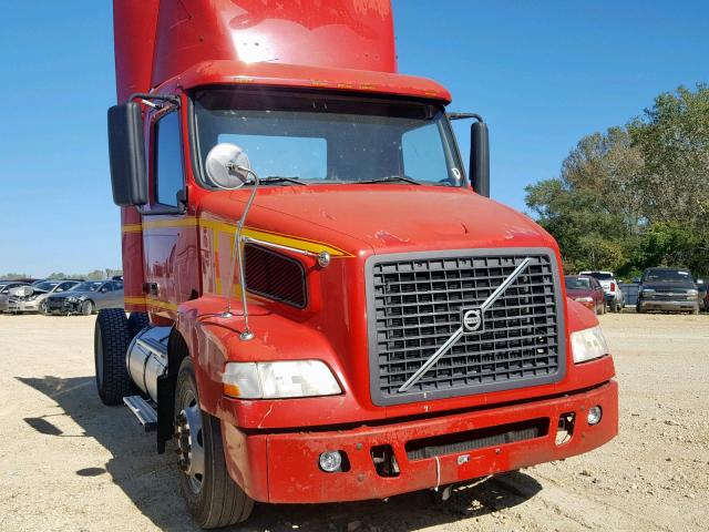 4V4M19GH76N399410 - 2006 VOLVO VN VNM RED photo 1