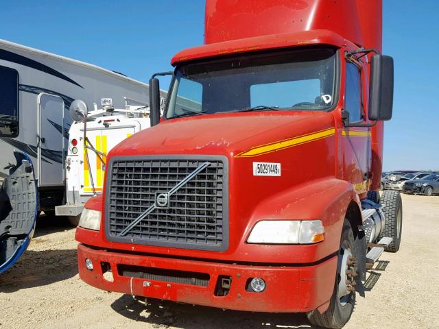 4V4M19GH76N399410 - 2006 VOLVO VN VNM RED photo 2