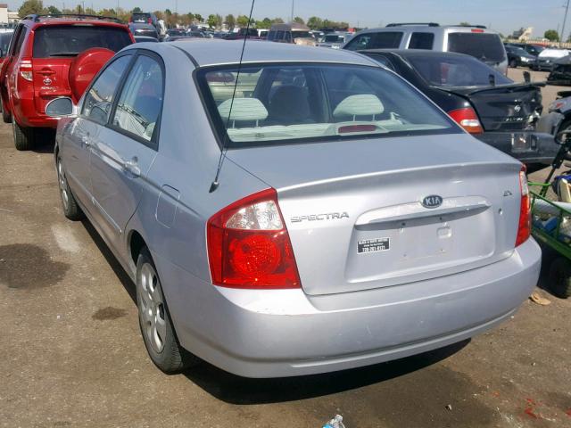 KNAFE121945033088 - 2004 KIA NEW SPECTR SILVER photo 3