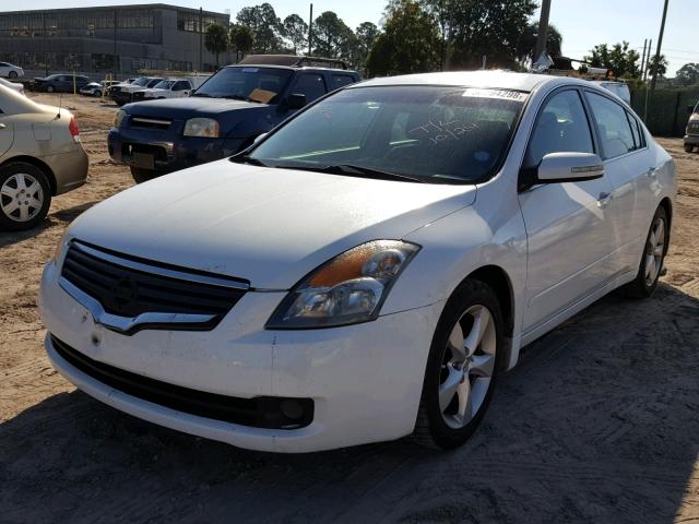 1N4BL21E98N483885 - 2008 NISSAN ALTIMA 3.5 WHITE photo 2