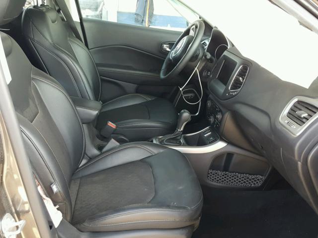 3C4NJCBB4HT632811 - 2017 JEEP COMPASS LA 石墨色 照片 5