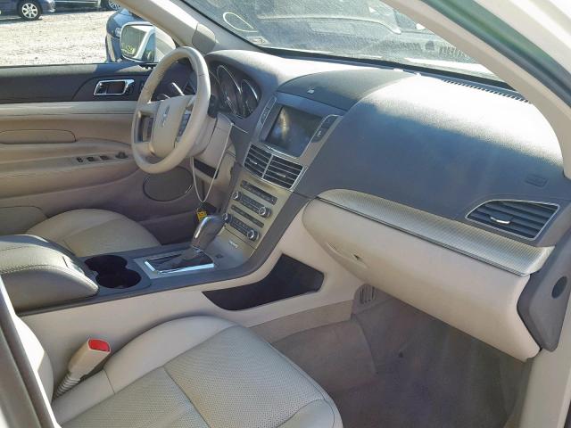 2LMHJ5AT1CBL52092 - 2012 LINCOLN MKT WHITE photo 5