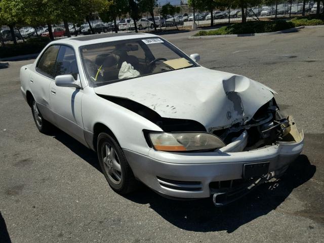 JT8BF12G9T0165779 - 1996 LEXUS ES 300 WHITE photo 1