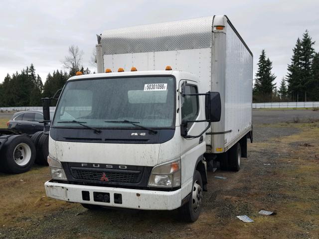 JL6CCG1S67K019719 - 2007 MITSUBISHI FE 85D WHITE photo 2