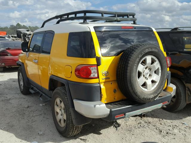 JTEBU11F970023322 - 2007 TOYOTA FJ CRUISER YELLOW photo 3