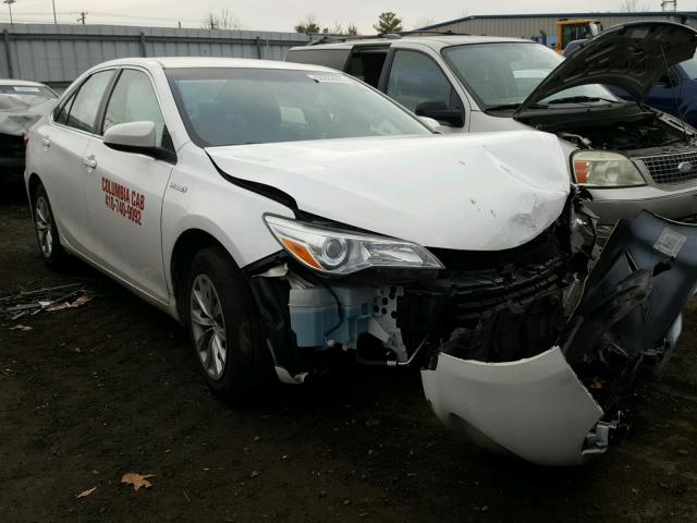 4T1BD1FKXFU144499 - 2015 TOYOTA CAMRY HYBR WHITE photo 1