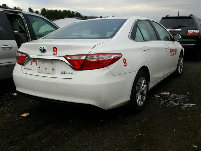 4T1BD1FKXFU144499 - 2015 TOYOTA CAMRY HYBR WHITE photo 4