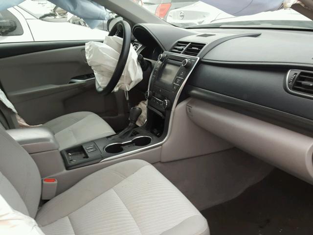 4T1BD1FKXFU144499 - 2015 TOYOTA CAMRY HYBR WHITE photo 5