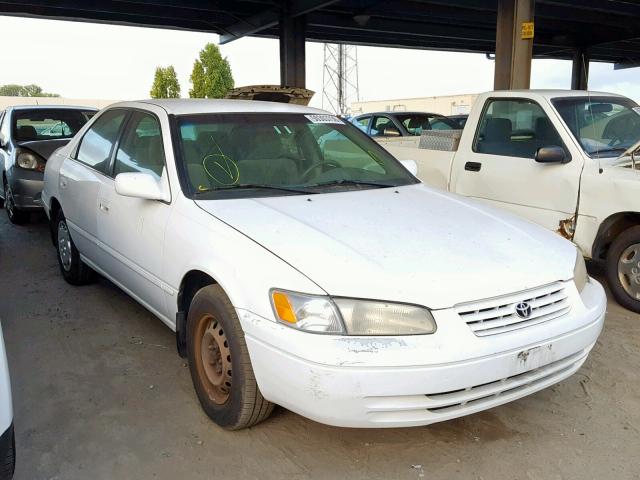 JT2BG22K6W0111815 - 1998 TOYOTA CAMRY CE WHITE photo 1