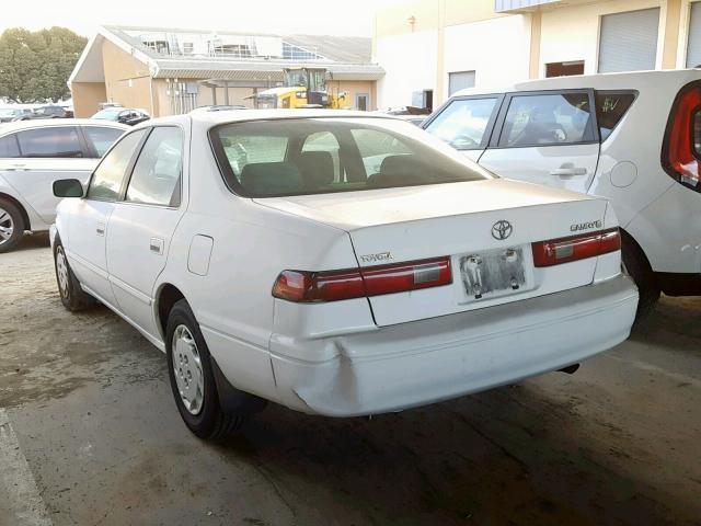 JT2BG22K6W0111815 - 1998 TOYOTA CAMRY CE WHITE photo 3