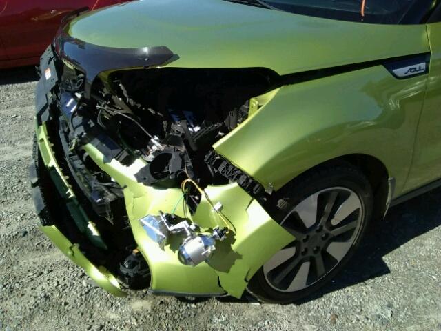 KNDJX3A56E7711034 - 2014 KIA SOUL ! GREEN photo 9