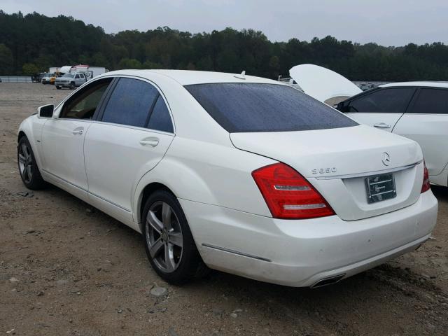 WDDNG7DB2CA420773 - 2012 MERCEDES-BENZ S 550 WHITE photo 3