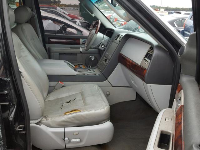 5LMFU285X6LJ18549 - 2006 LINCOLN NAVIGATOR Қара фото 5