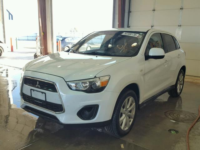 4A4AR3AUXDE001137 - 2013 MITSUBISHI OUTLANDER WHITE photo 2