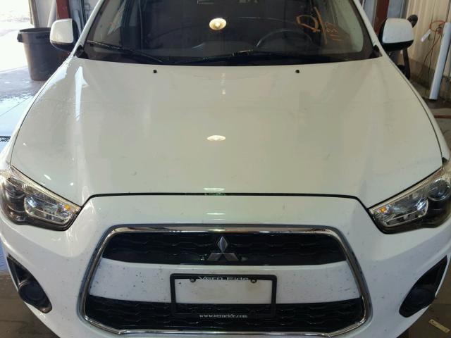 4A4AR3AUXDE001137 - 2013 MITSUBISHI OUTLANDER WHITE photo 9