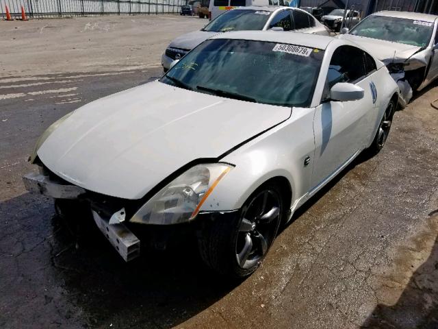 JN1AZ34E24T052433 - 2004 NISSAN 350Z COUPE WHITE photo 2