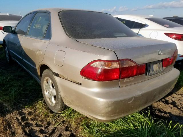 1HGCG1655YA041913 - 2000 HONDA ACCORD EX GOLD photo 3