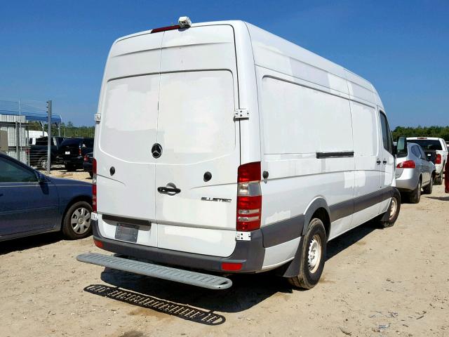 WD3PE8DB3FP129211 - 2015 MERCEDES-BENZ SPRINTER 2 WHITE photo 4