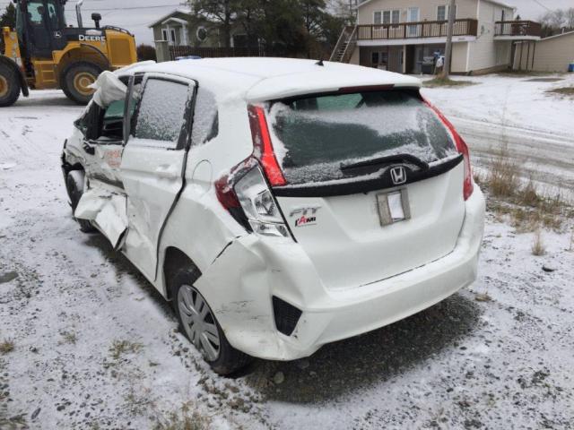 3HGGK5H59FM102331 - 2015 HONDA FIT LX WHITE photo 3