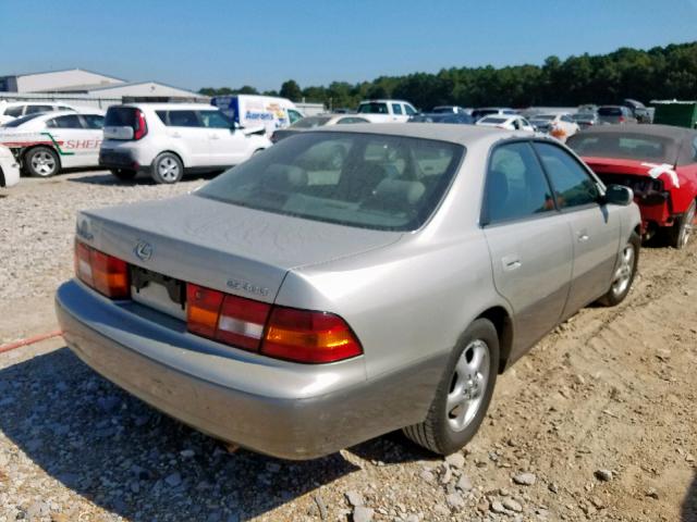 JT8BF28GXX5060836 - 1999 LEXUS ES 300 SILVER photo 4