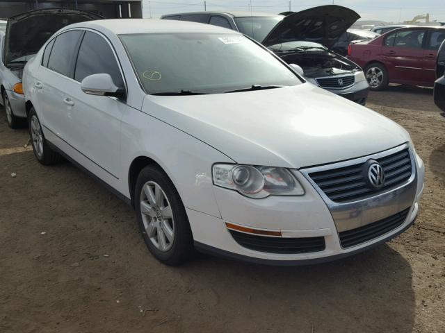 WVWJK73C18E042897 - 2008 VOLKSWAGEN PASSAT TUR WHITE photo 1