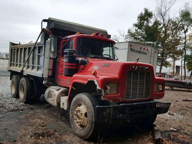 1M2N277Y0KW010530 - 1989 MACK 600 R600 RED photo 1