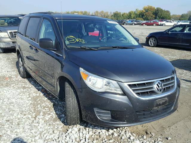 2V4RW3DG5BR739880 - 2011 VOLKSWAGEN ROUTAN SE GRAY photo 1