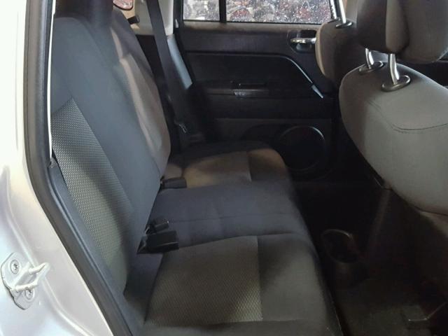 1J4NF4FB6AD611742 - 2010 JEEP COMPASS SP 银色 照片 6