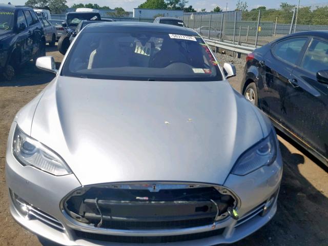 5YJSA1E22GF120819 - 2016 TESLA MODEL S فضي صورة 7