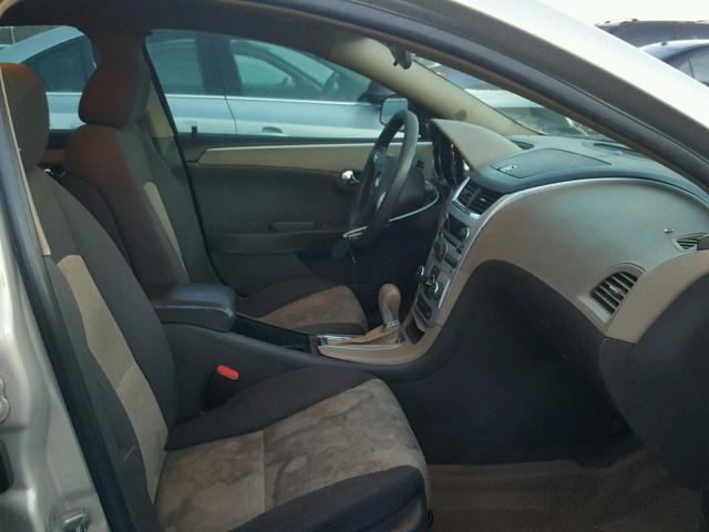 1G1ZG57B59F105174 - 2009 CHEVROLET MALIBU LS SILVER photo 5